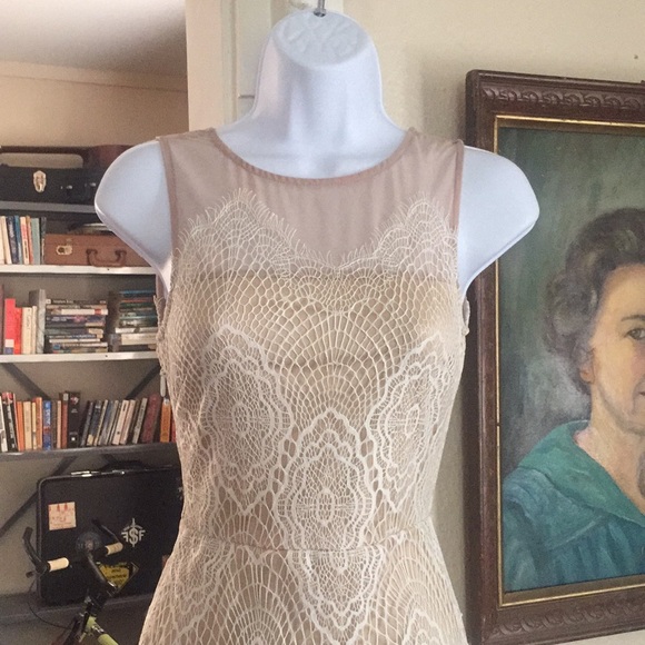 ✨NWT✨ Gown - Picture 3 of 6